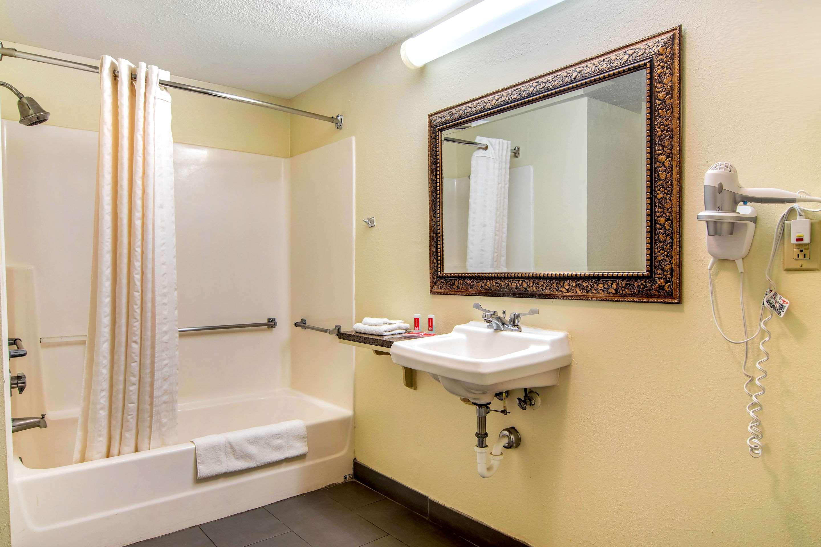 Econo Lodge Inn & Suites Fort Oglethorpe Buitenkant foto