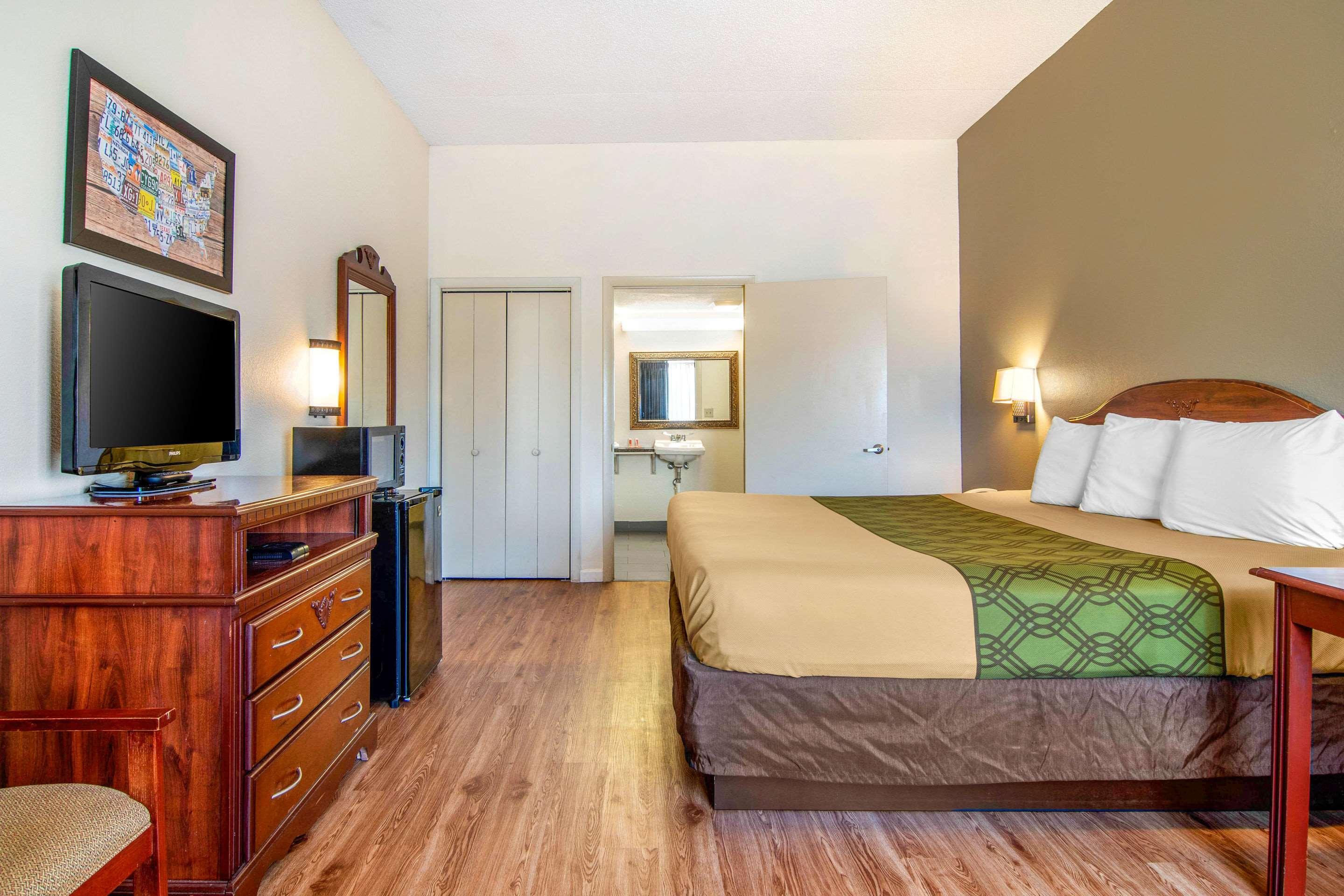 Econo Lodge Inn & Suites Fort Oglethorpe Buitenkant foto