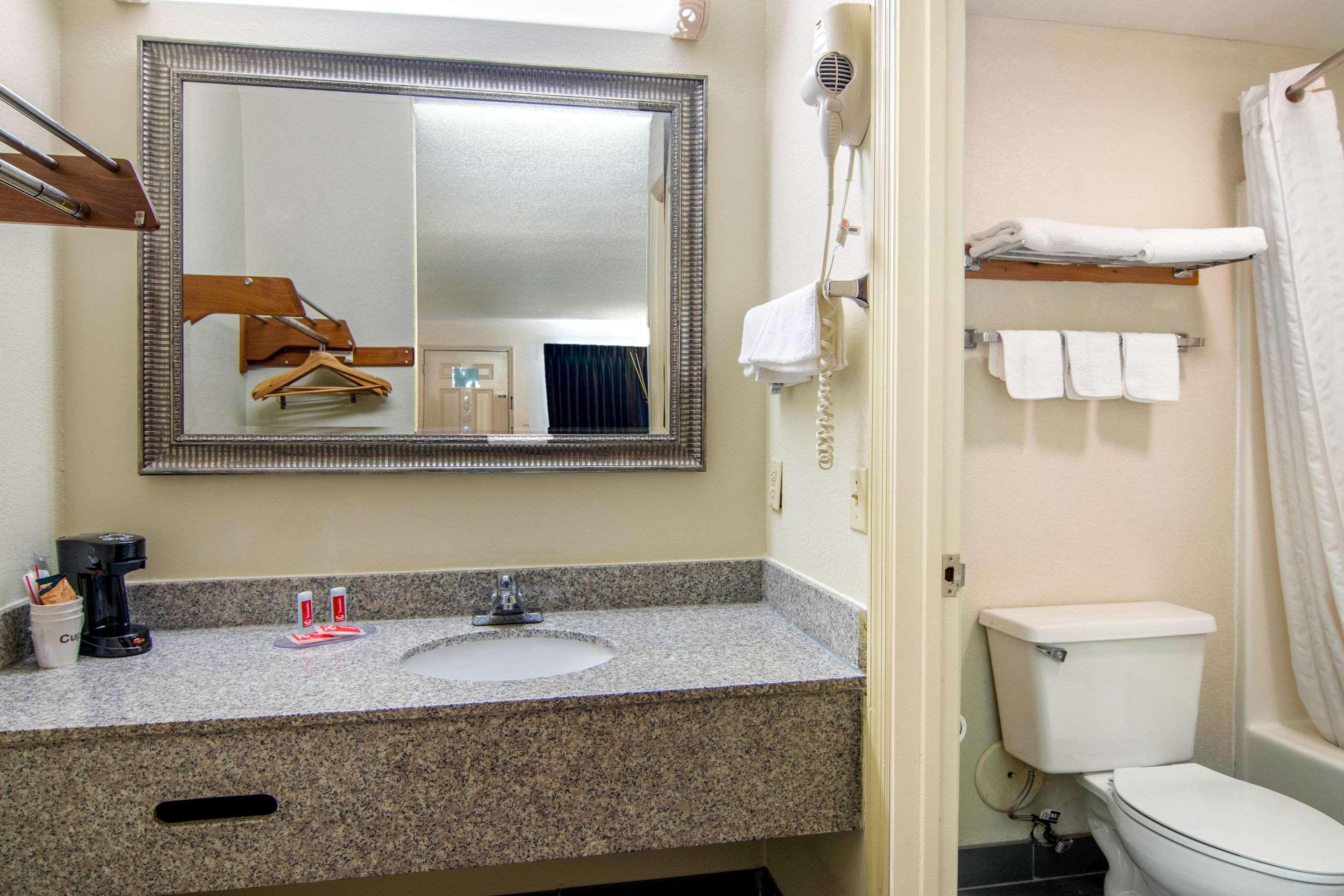 Econo Lodge Inn & Suites Fort Oglethorpe Buitenkant foto