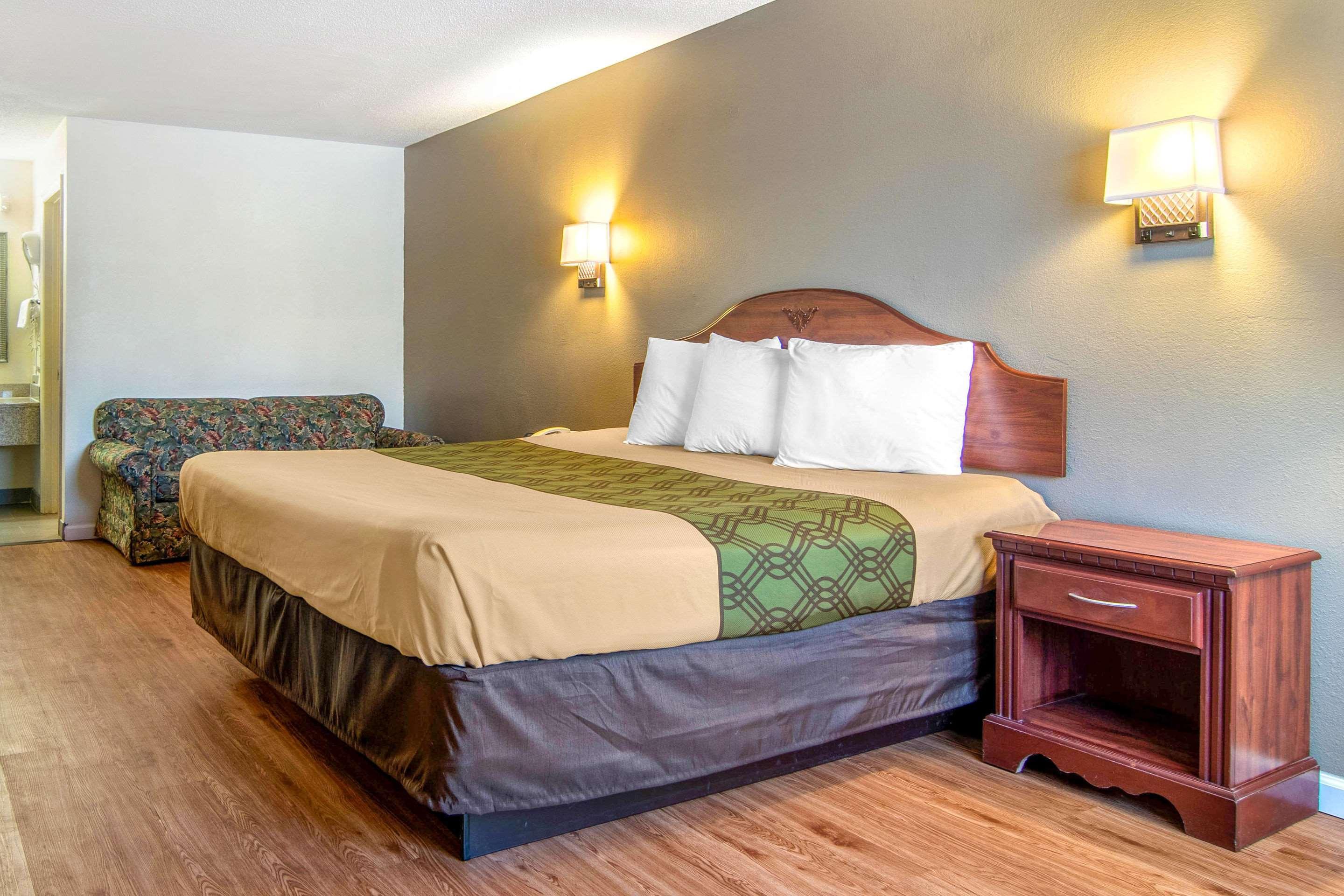Econo Lodge Inn & Suites Fort Oglethorpe Buitenkant foto