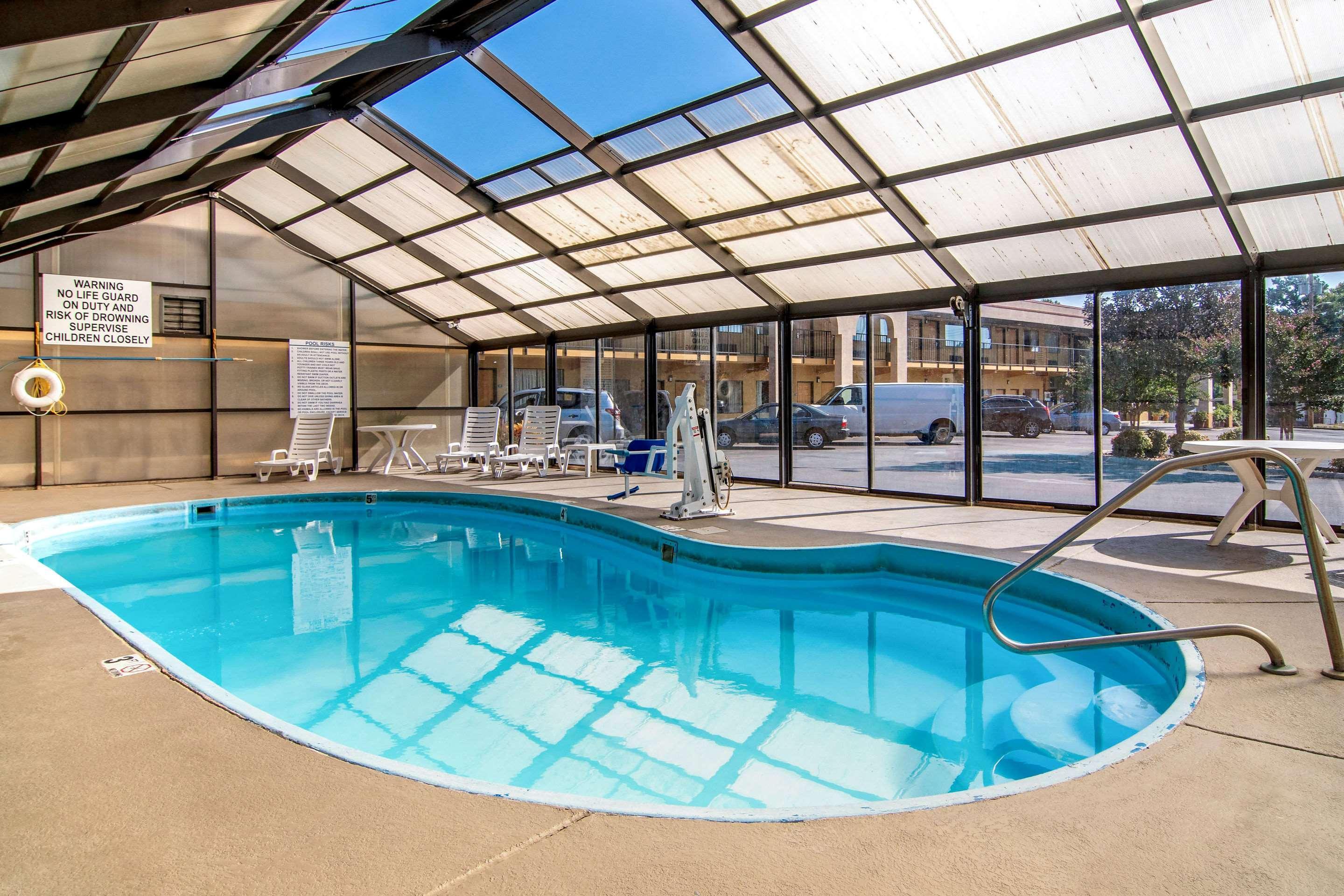 Econo Lodge Inn & Suites Fort Oglethorpe Buitenkant foto